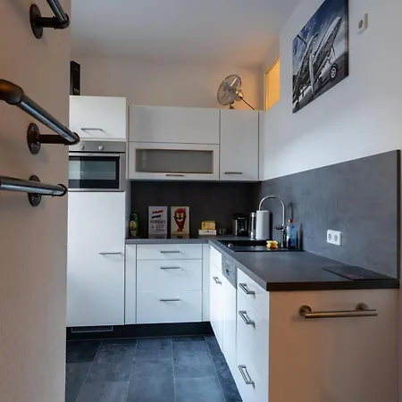 Апартаменты Bevoflats Altbauwohnung Mit Balkon Prenzlauer Berg